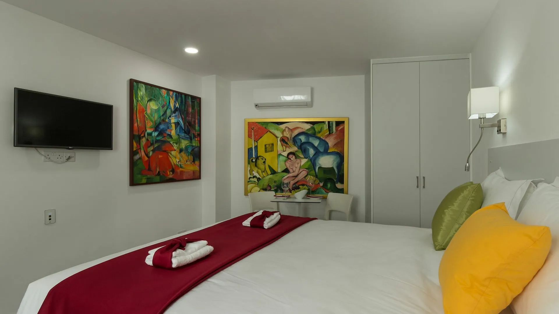 Aparthotel Art & Wine Studios And Apts Larnaca