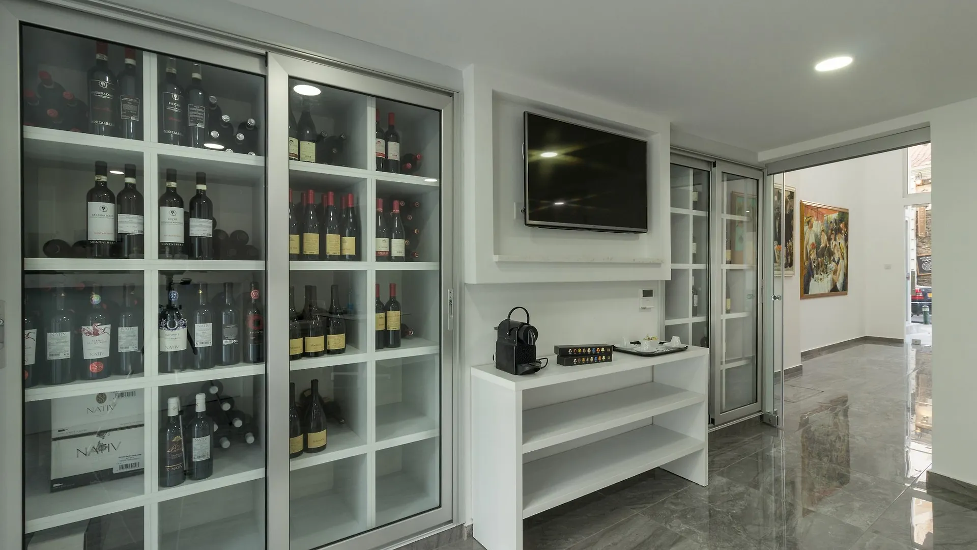 Art & Wine Studios And Apts Larnaca Aparthotel