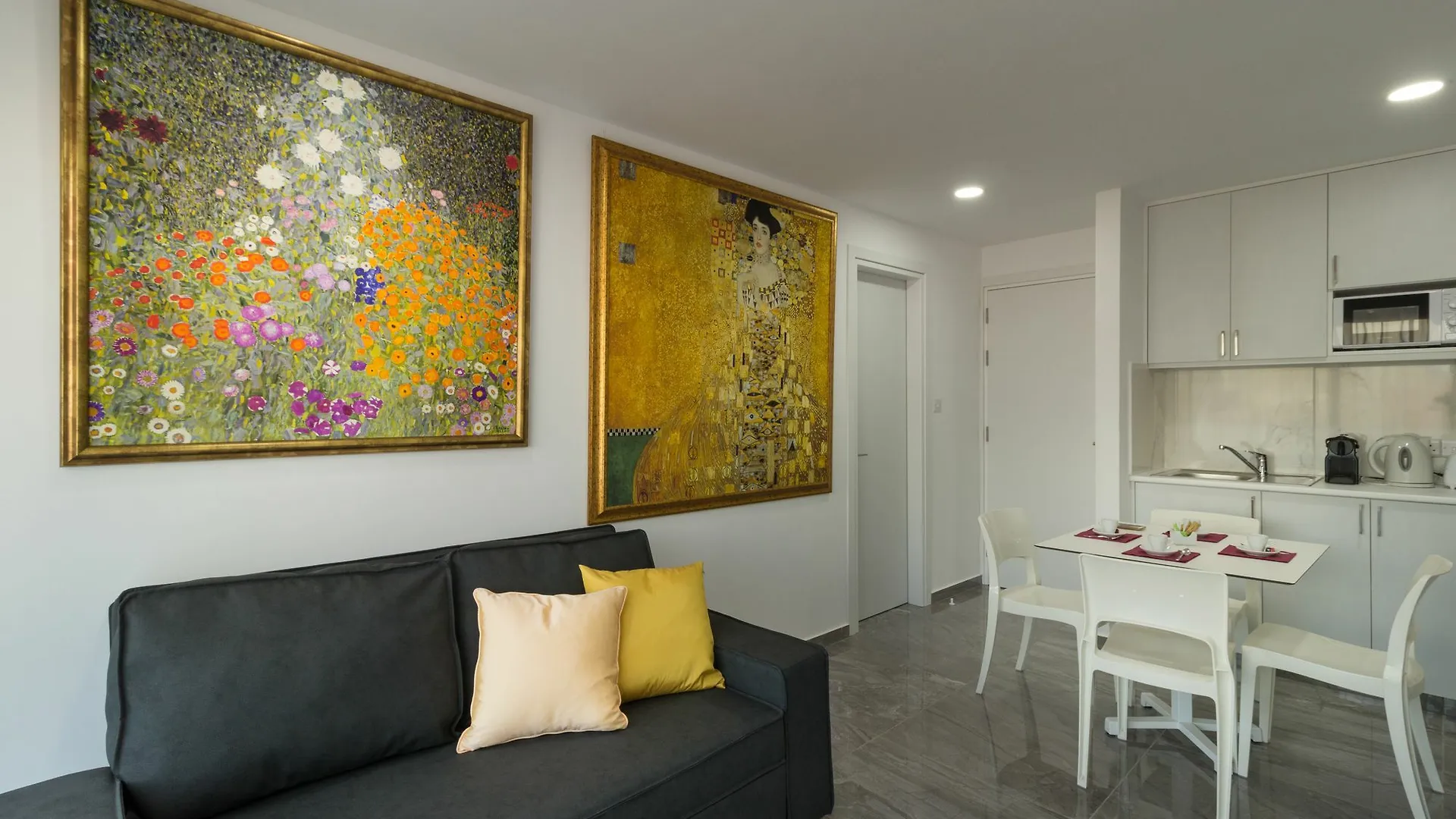 Art & Wine Studios And Apts Larnaca