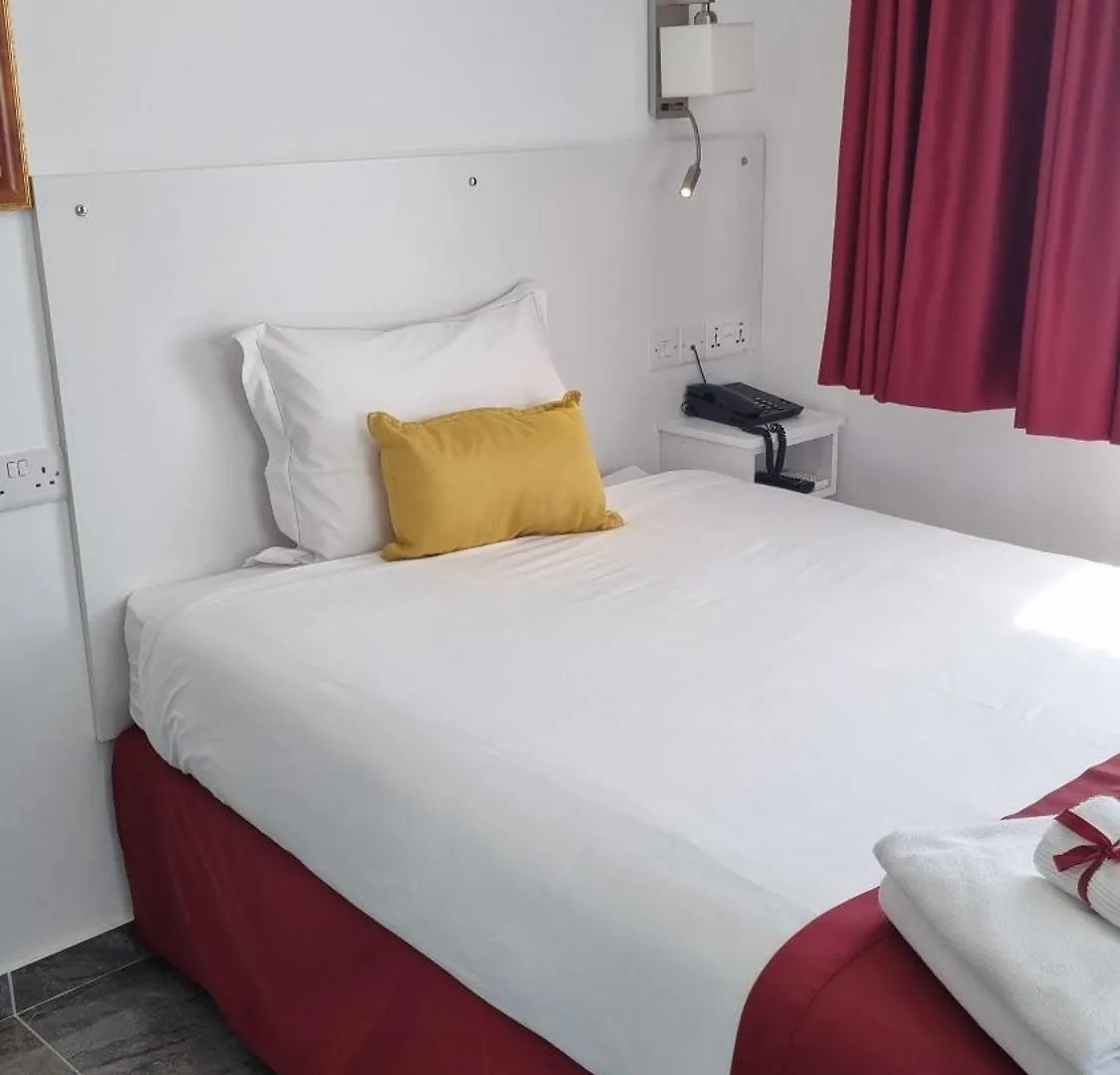 Art&Wine Studios&Apts Larnaka Aparthotel